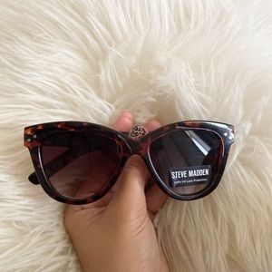 STEVE MADDEN GLASSES